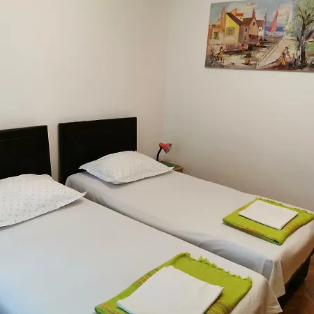 Nada Apartment Split